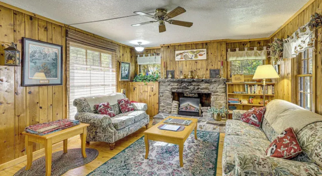 Коттедж Historic Keystone Cabin Near Mount Rushmore!
