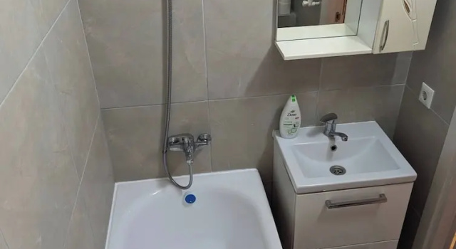 Апартаменты Charming Chișinău Apartment With Gas Heating & Hot Tub