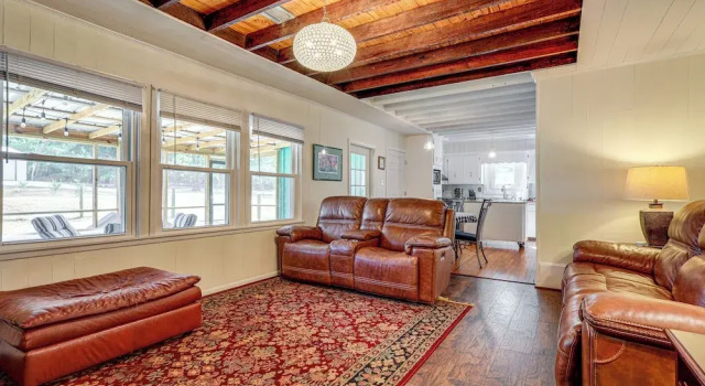 Коттедж 2 Mi to Fairhope Pier: Home w/ Large Yard!