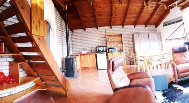 Room in Guest Room - Home Away From Home With Friendly Hosts