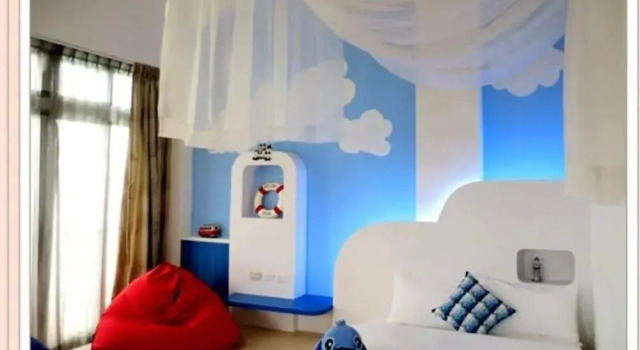 Camera Deluxe FiFI House
