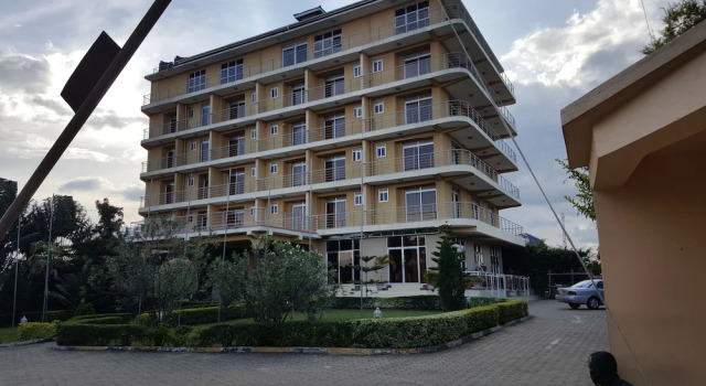 Western Meridian Hotel, Book Hotel Bweranyangi 