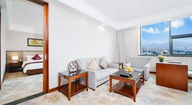 Люкс Deluxe Gloria Plaza Hotel Qingdao