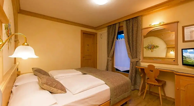 Двухместный номер Standard Hotel Crosal