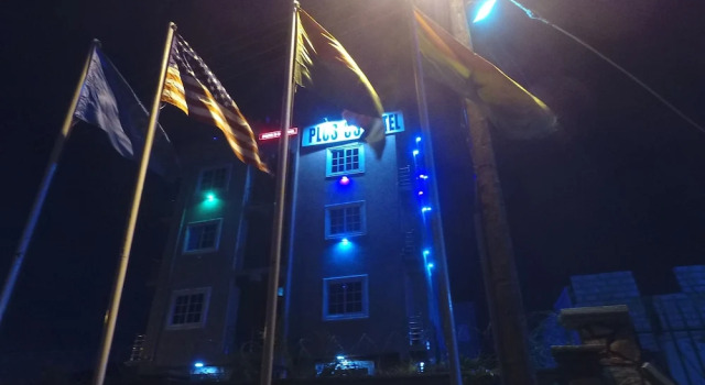 Plus 33 Hotel