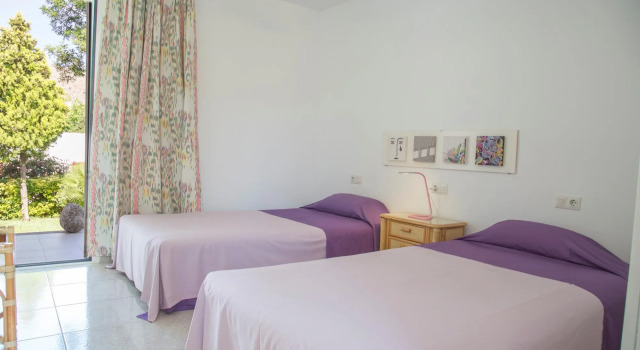 Can Francesc Wifi BBQ Garden 200m From the Beach for 8, Rezerwuj Hotel Hotele w Majorka z parkingiem, Parking