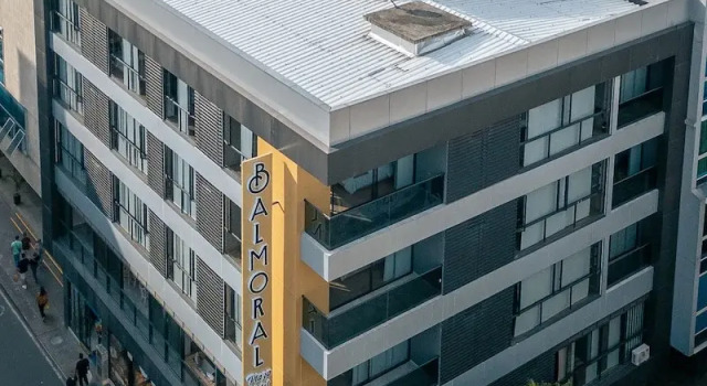 Hotel Balmoral Plaza