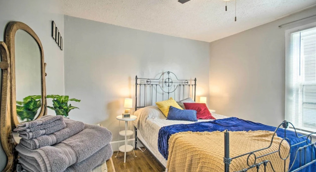 Historic Staunton Home ~ 1 Mi to Downtown!, Prenota Hotel Staunton 
