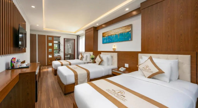 Семейный люкс Prague Hotel