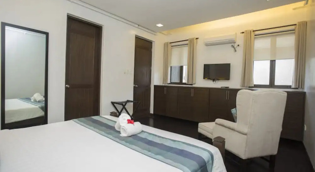 Люкс с балконом Hotel Soffia Boracay