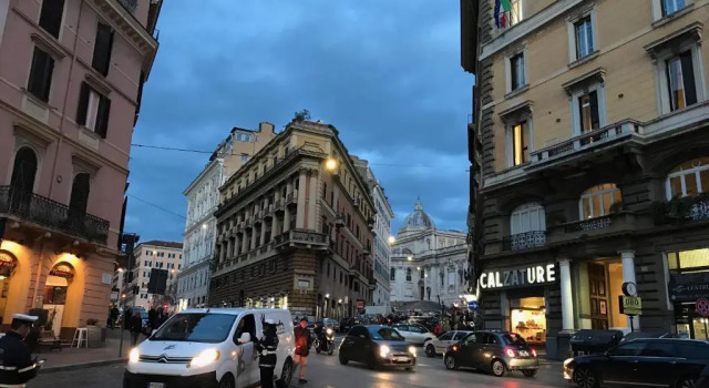 Urbana Apartment Colosseum, Забронировать Апартаменты/квартира Рионе Монти Рим, рядом с Посольство США в Риме