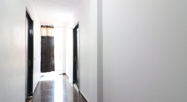 OYO 61639 Red Carmine, จอง โรงแรม Indraprast Delhi NCR