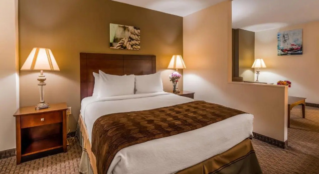 Двухместный полулюкс Best Western Adams Inn Quincy-Boston