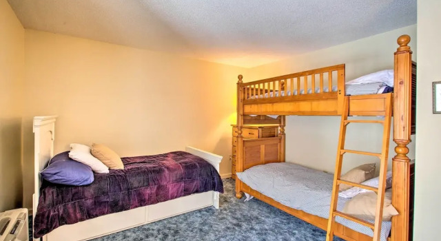 Апартаменты с 3 комнатами с балконом Loon Mountain Condo w/ Pool & Game Room Access!