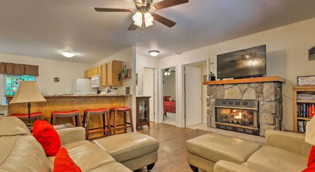 Коттедж Beech Mountain Home w/ Covered Deck, Near Skiing!