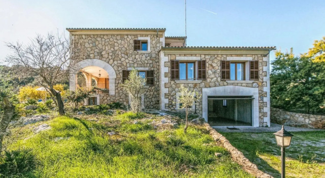 Amazing country house with panoramic views of the Tramuntana mountains
