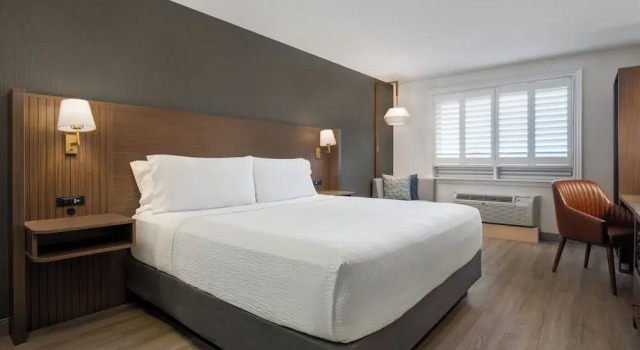 Люкс c 1 комнатой Holiday Inn Hotel & Suites St.Catharines-Niagara by IHG