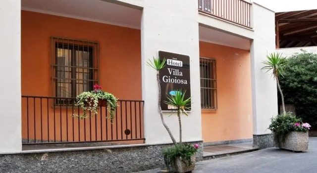 Villa Gioiosa, Забронировать Вилла Отели в центре Диано-Марина, в центре