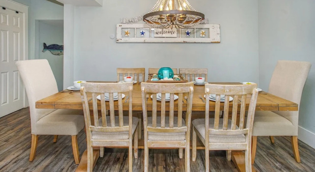 Sea-renity - 1833673, Varaa Hotelli Hotellit Emerald Coast uima-altaalla, Uima-allas