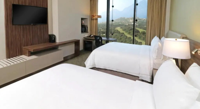 Четырёхместный номер Standard Holiday Inn Express & Suites Monterrey Valle by IHG