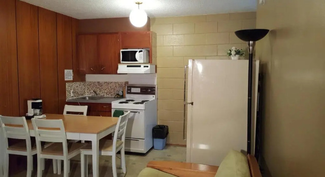 Люкс с 2 комнатами Plaza Motel