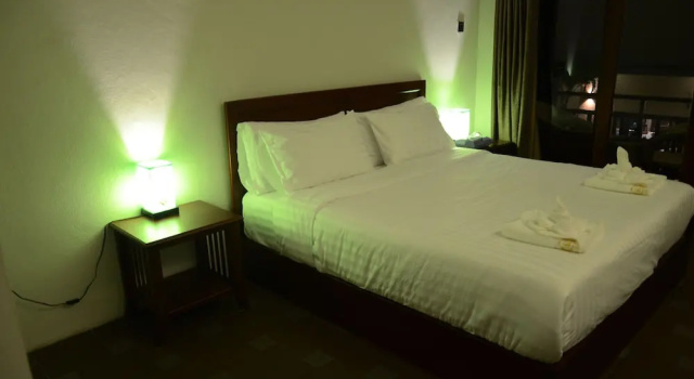 Двухместный номер Deluxe с балконом Saksiri Riverside Boutique Hotel