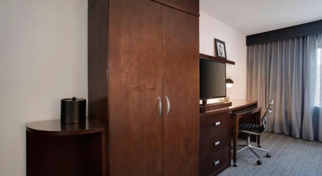 Четырёхместный номер Standard Courtyard Worcester