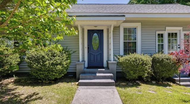 Коттедж Quaint Anderson Home w/ Sunroom, Walk To Downtown!