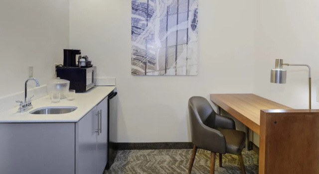 Люкс Springhill Suites Memphis East / Galleria