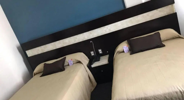 Четырёхместный номер Deluxe Hotel Real Rex