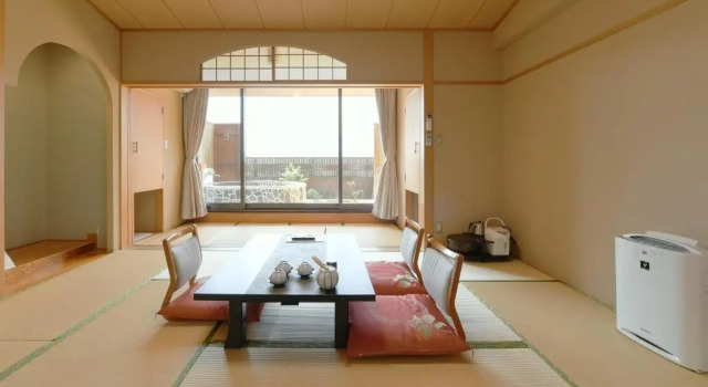 Номер Japanese с ванной на открытом воздухе с видом на озеро Hotel Koryu