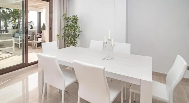 MDB19 - Penthouse near Puerto Banus. Families only, Забронировать Апартаменты/квартира Отели Марбелья с парковкой, рядом с Playas del Duque, Парковка