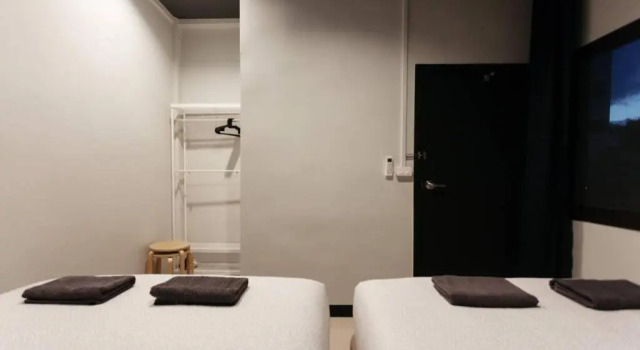S3 Silom26 · S3 Silom central, large room, full kitchen, WIFI,, Забронировать Отель Бангкок провинция Бангкок, рядом с Храм Шри Маха Мариаммана