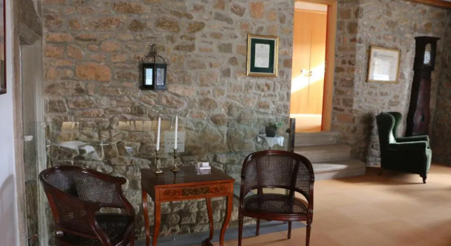 Hostal Palouet de Segarra, Buchen Sie Hotel Massoteres 