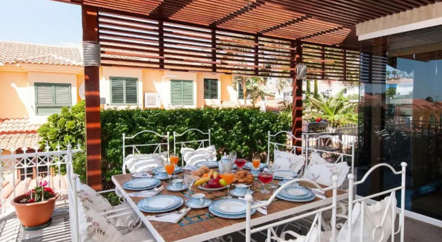 Sonnenland House for 12 by VillaGranCanaria, Prenota Villa Hotel a Gran Canaria con piscina, Piscina