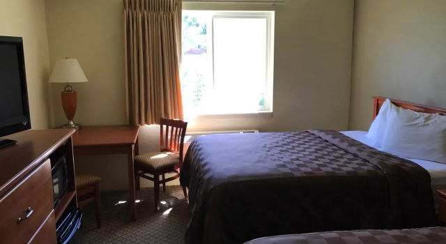 Четырёхместный номер Standard FairBridge Inn & Suites Kellogg