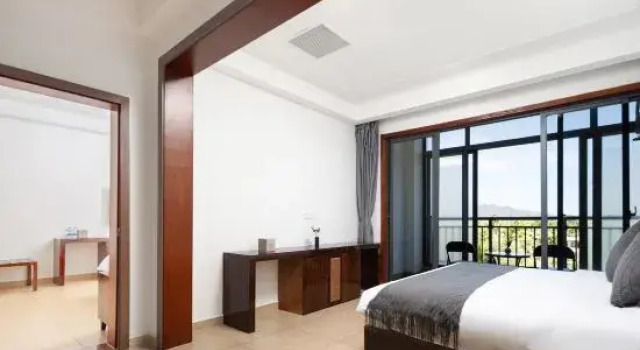 Люкс Deluxe Furongyuan Seaview Hotel (Dadonghai No. 1 Gangwan City Branch)