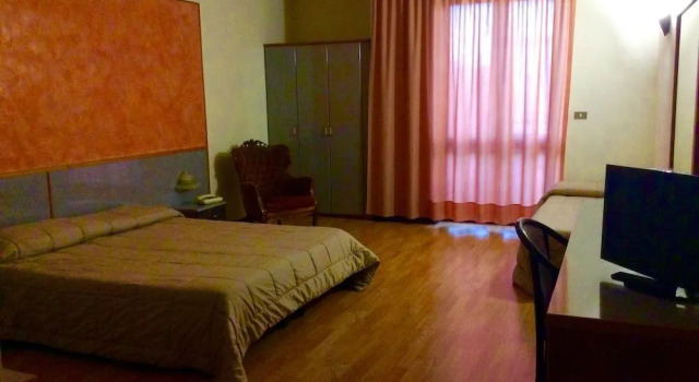 Hotel Ristorante Venusia, Rezerwuj Hotel Hotele w Venosa z basenem, Basen