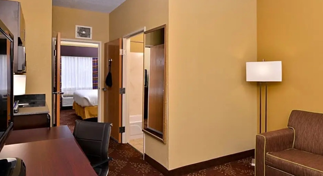 Двухместный люкс c 1 комнатой Comfort Inn & Suites Sharonville - Cincinnati North