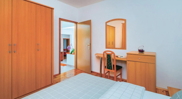 Stunning Apartment in Nedescina With Wifi and 3 Bedrooms