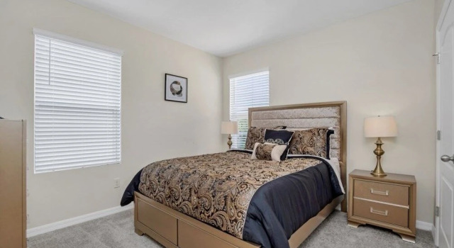 6 Bed 4 Bath Solterra Beautiful Home! 6 Bedroom Villa by RedAwning