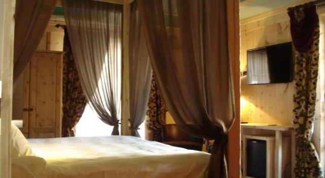 Hotel Chateau Blanc, Забронировать Отель Отели Ла-Тюиль 3 звезды, рядом с Кресельный подъёмник Мезон Бланш (нижняя станция), 3*