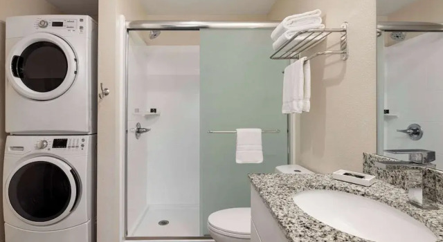Люкс c 1 комнатой с балконом WaterWalk Extended Stay Raleigh Durham Research Triangle