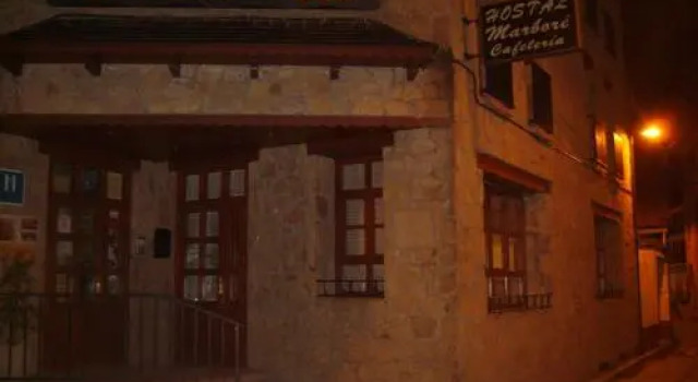 Hostal Marbore, Book Hotel Hoteller i Bielsa med parkering, Parkering
