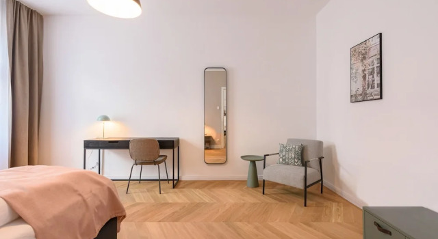 Люкс с 3 комнатами с балконом Limehome Vienna Karajangasse