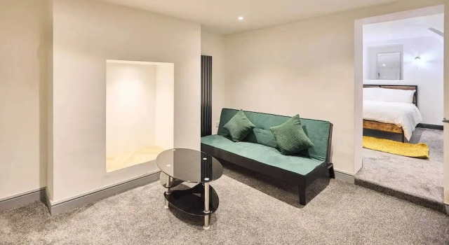 Host Stay Emporium Basement Apartment, Book Lejlighed Hoteller i Nottingham med parkering, Parkering