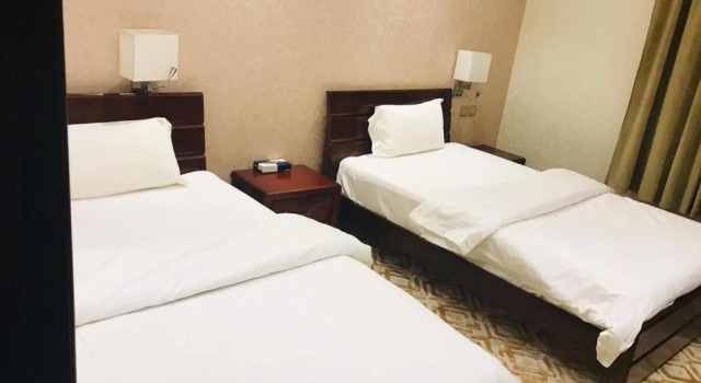 Randan, Buchen Sie Ferienwohnung Hotels in Provinz Riad mit Pool, Schwimmbad