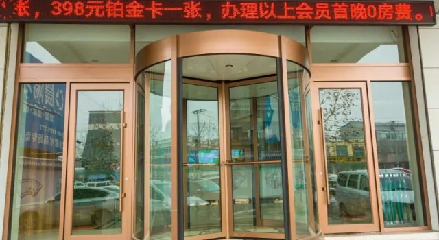 GreenTree Inn Linyi Pingyi County Difang Town, Varaa Hotelli Edulliset hotellit kohteessa Shandong