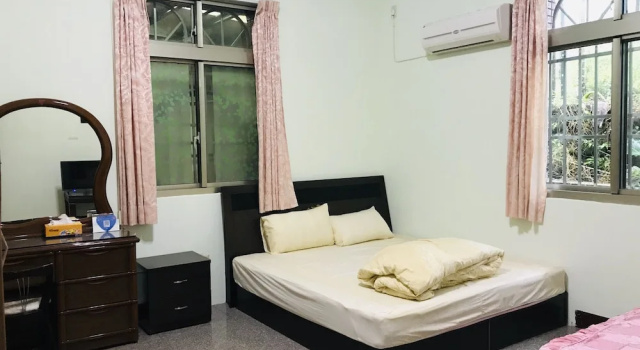 Четырёхместный номер Standard Huayi Homestay