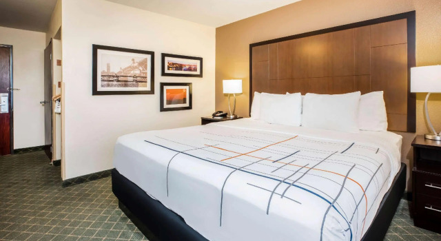 Двухместный номер Standard La Quinta by Wyndham Portland Airport